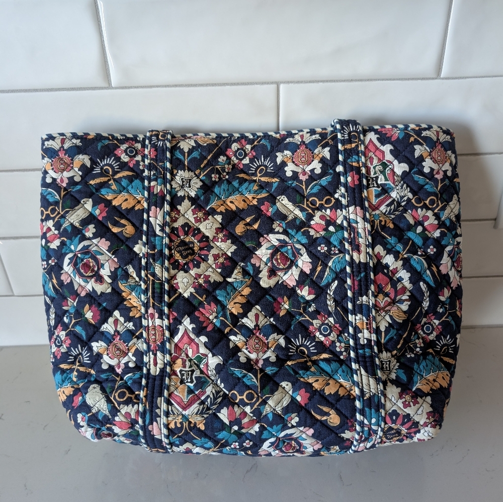 Harry Potter X Vera Bradley Home To Hogwarts Blue Quilted Bag Cloth Washable - Picture 4 of 12